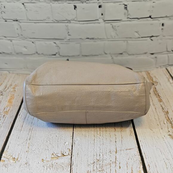 Coach Kelsey Satchel | Tan Pebbled Leather | Missing Strap - Picture 3 of 7